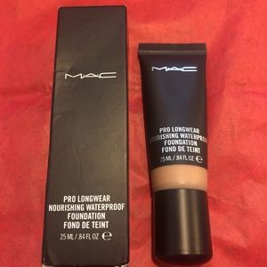 Mac foundation NC45 brand new